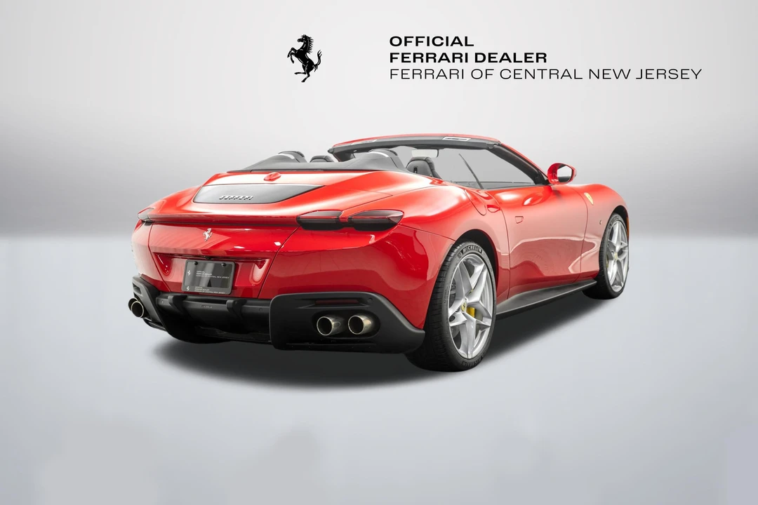 2026 Ferrari Roma Spider - Image 7 of 31