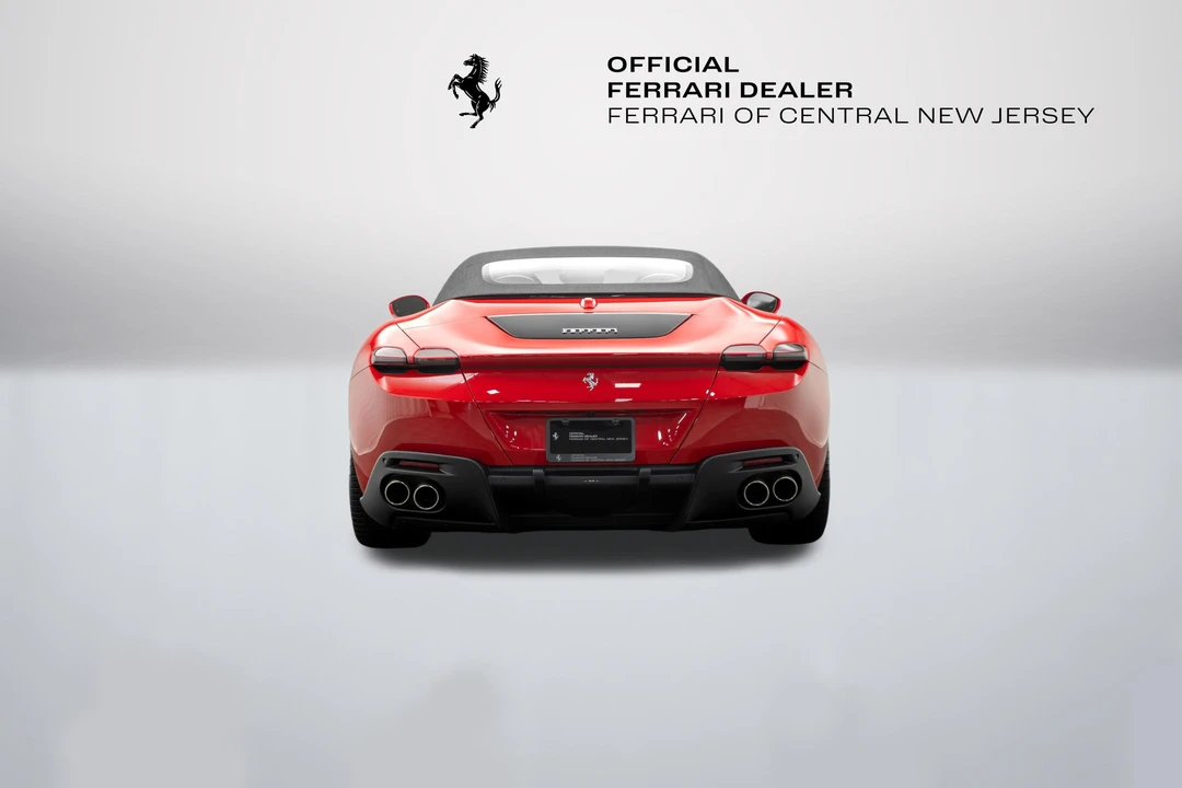 2026 Ferrari Roma Spider - Image 14 of 31