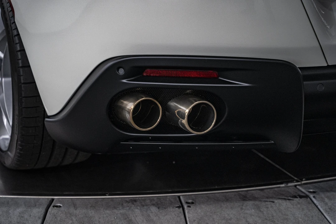 2026 Ferrari Roma Spider - Image 16 of 31