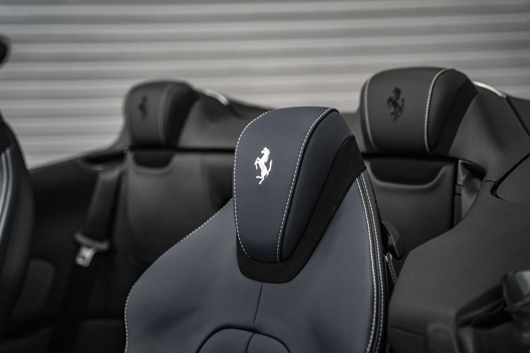 2026 Ferrari Roma Spider - Image 28 of 31