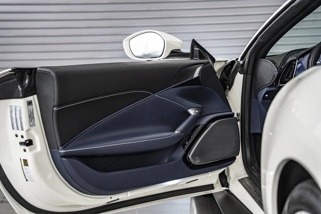 2026 Ferrari Roma Spider - Image 22 of 31