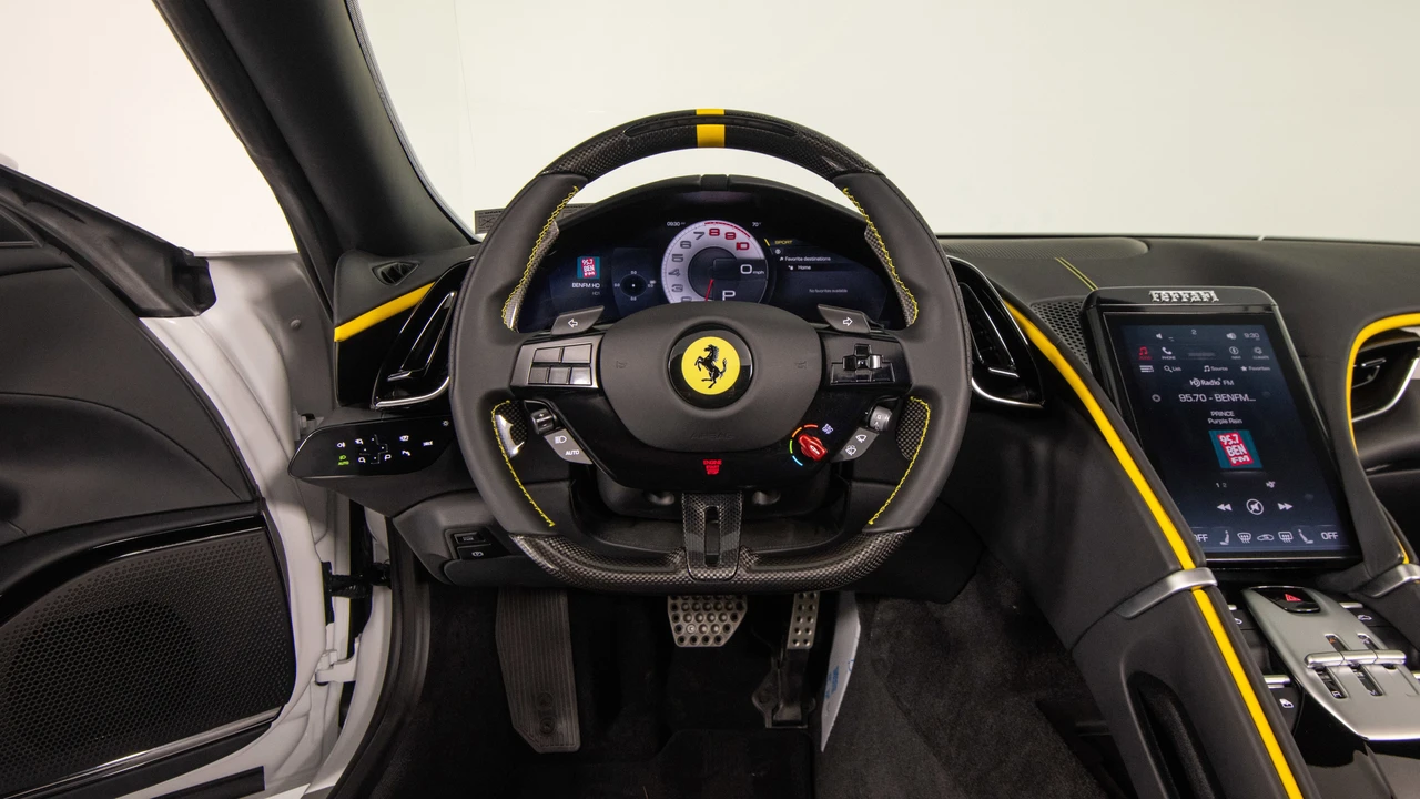 2026 Ferrari Roma Spider - Image 22 of 31