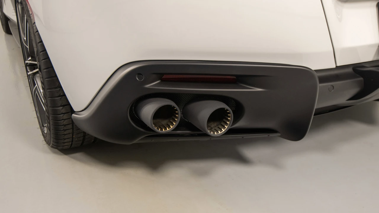 2026 Ferrari Roma Spider - Image 16 of 31