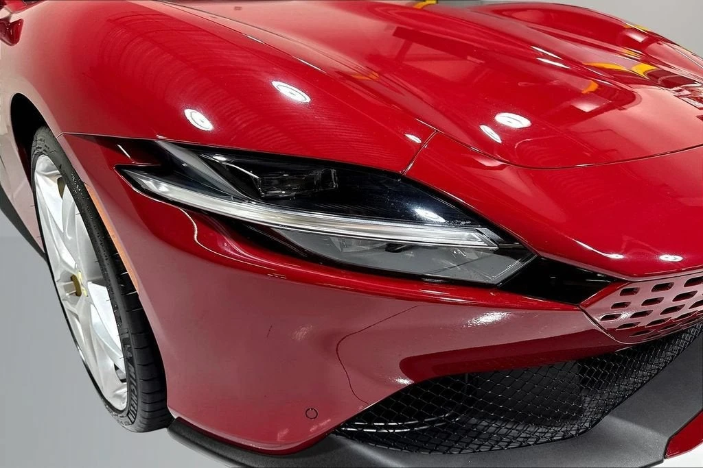 2026 Ferrari Roma Spider - Image 29 of 31
