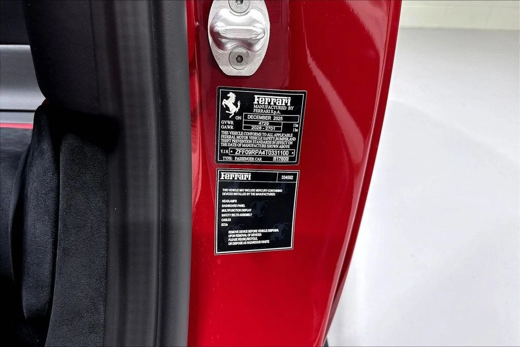 2026 Ferrari Roma Spider - Image 18 of 31