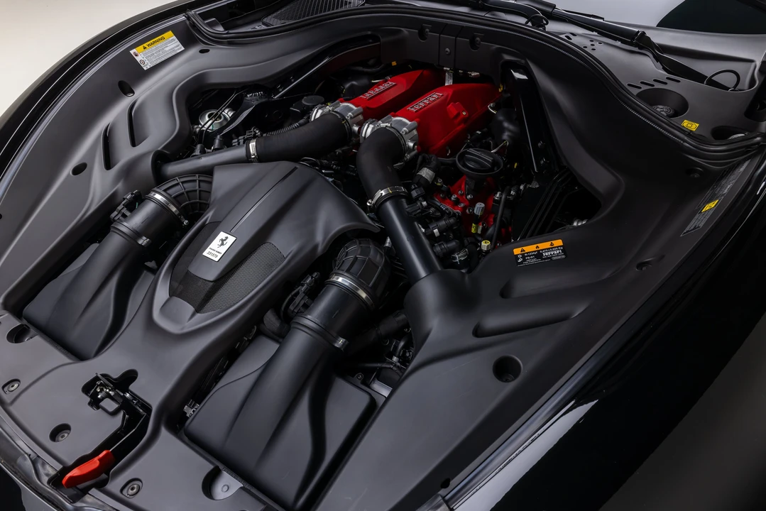 2026 Ferrari Roma Spider - Image 26 of 31