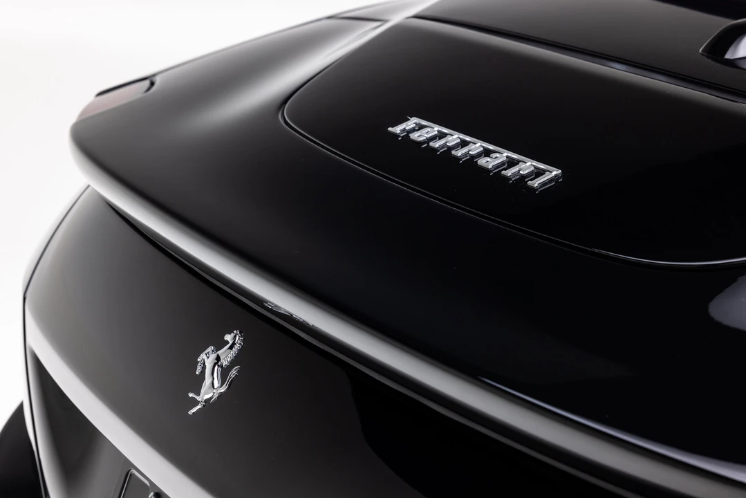 2026 Ferrari Roma Spider - Image 19 of 31