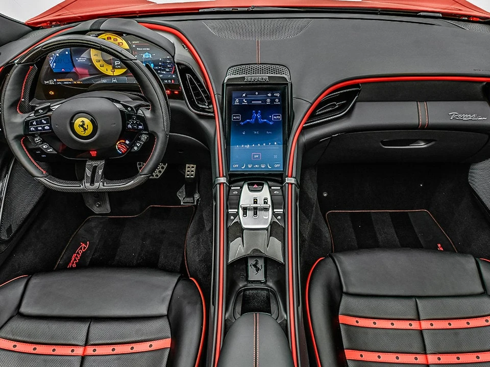 2026 Ferrari Roma Spider - Image 14 of 31