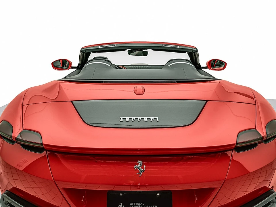 2026 Ferrari Roma Spider - Image 27 of 31