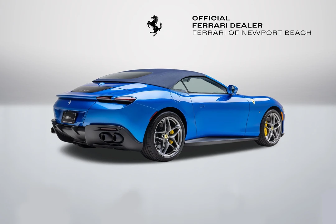 2026 Ferrari Roma Spider - Image 10 of 31