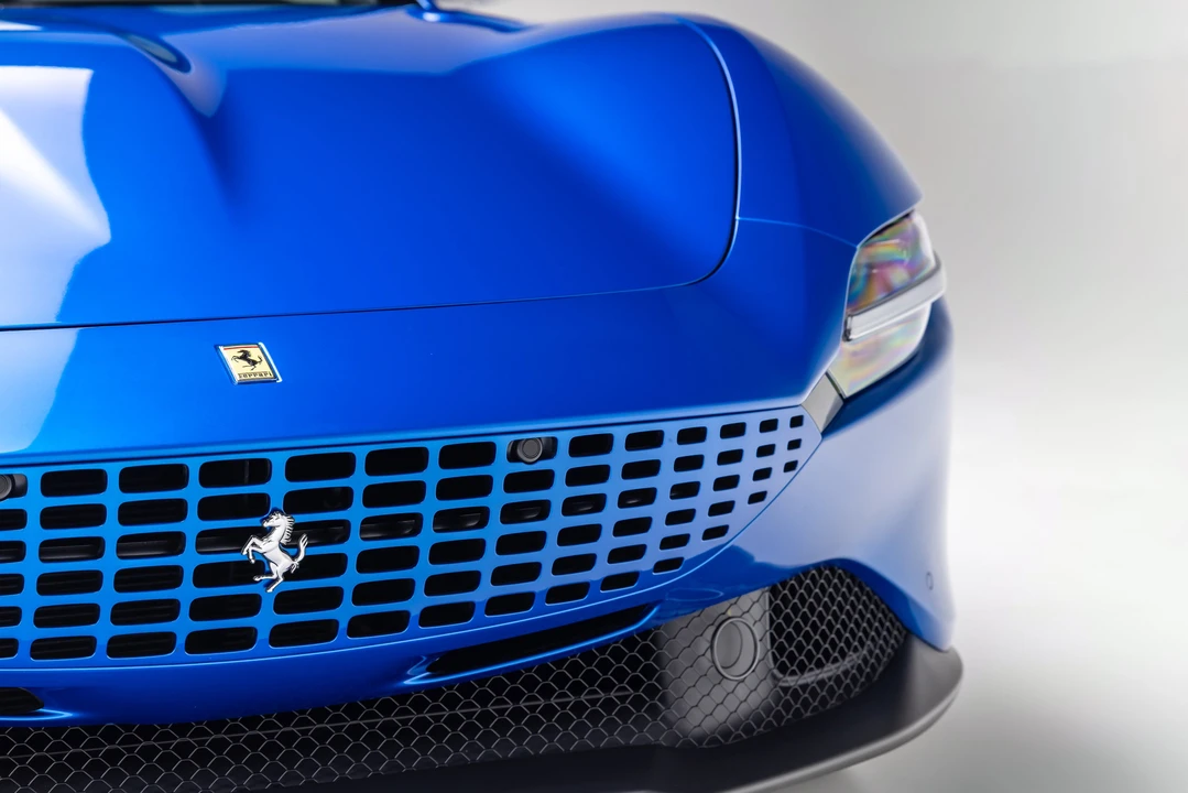 2026 Ferrari Roma Spider - Image 25 of 31