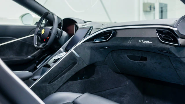 2026 Ferrari Roma Spider - Image 9 of 16