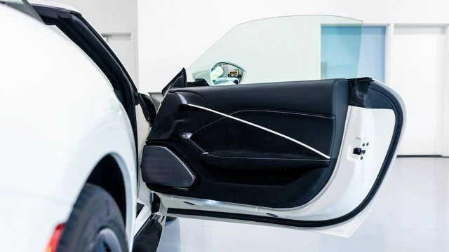 2026 Ferrari Roma Spider - Image 12 of 16