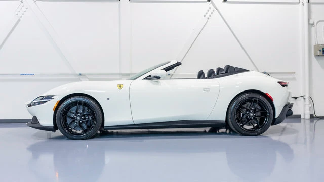 2026 Ferrari Roma Spider - Image 14 of 16