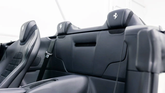 2026 Ferrari Roma Spider - Image 10 of 16