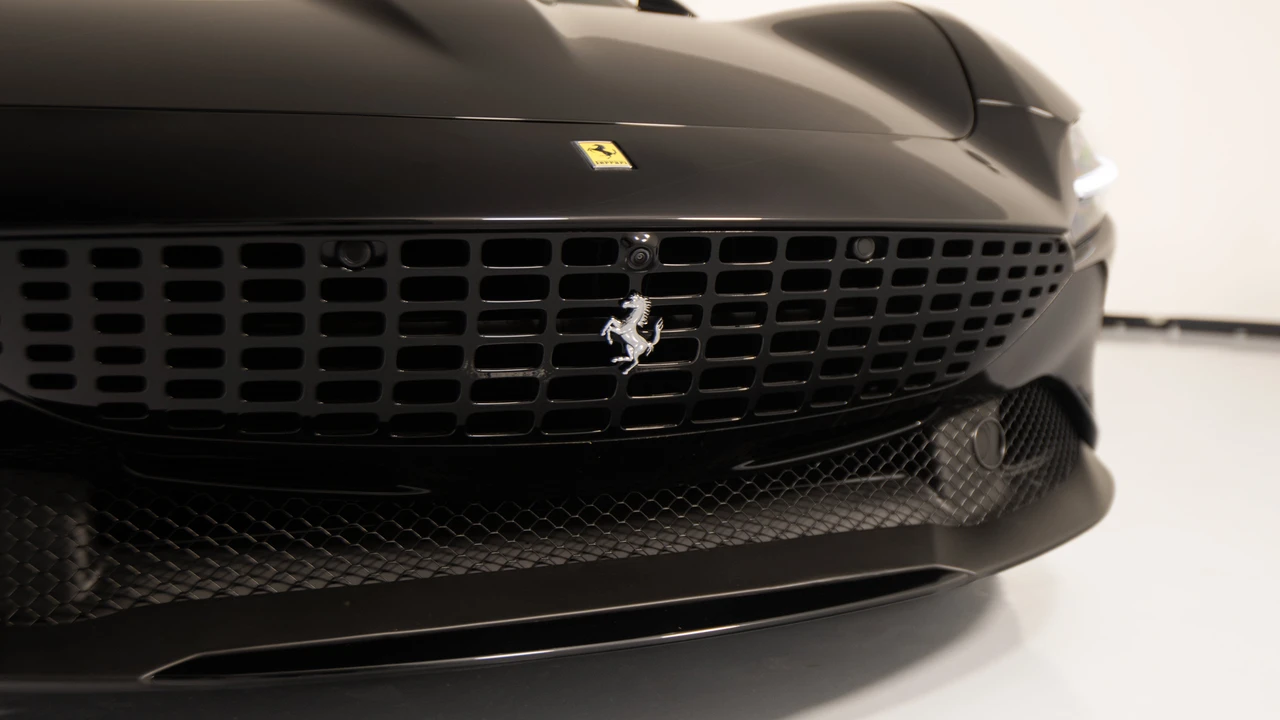 2026 Ferrari Roma Spider - Image 11 of 31