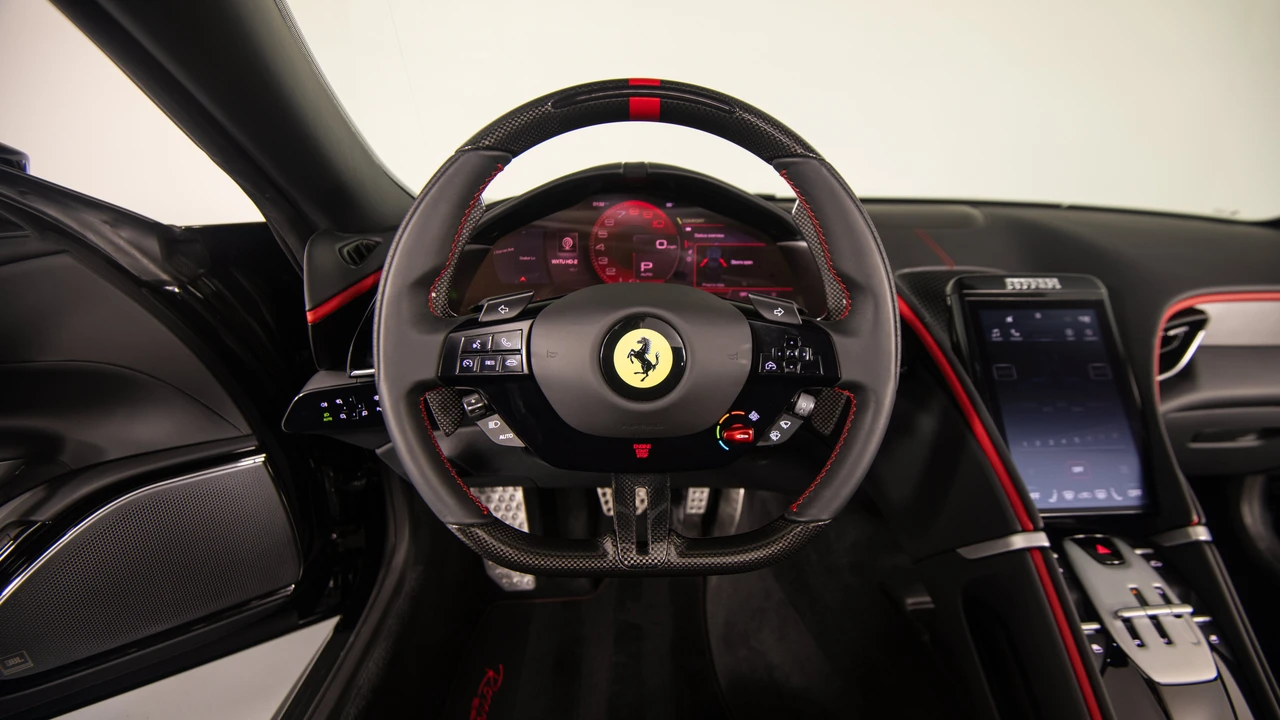 2026 Ferrari Roma Spider - Image 20 of 31
