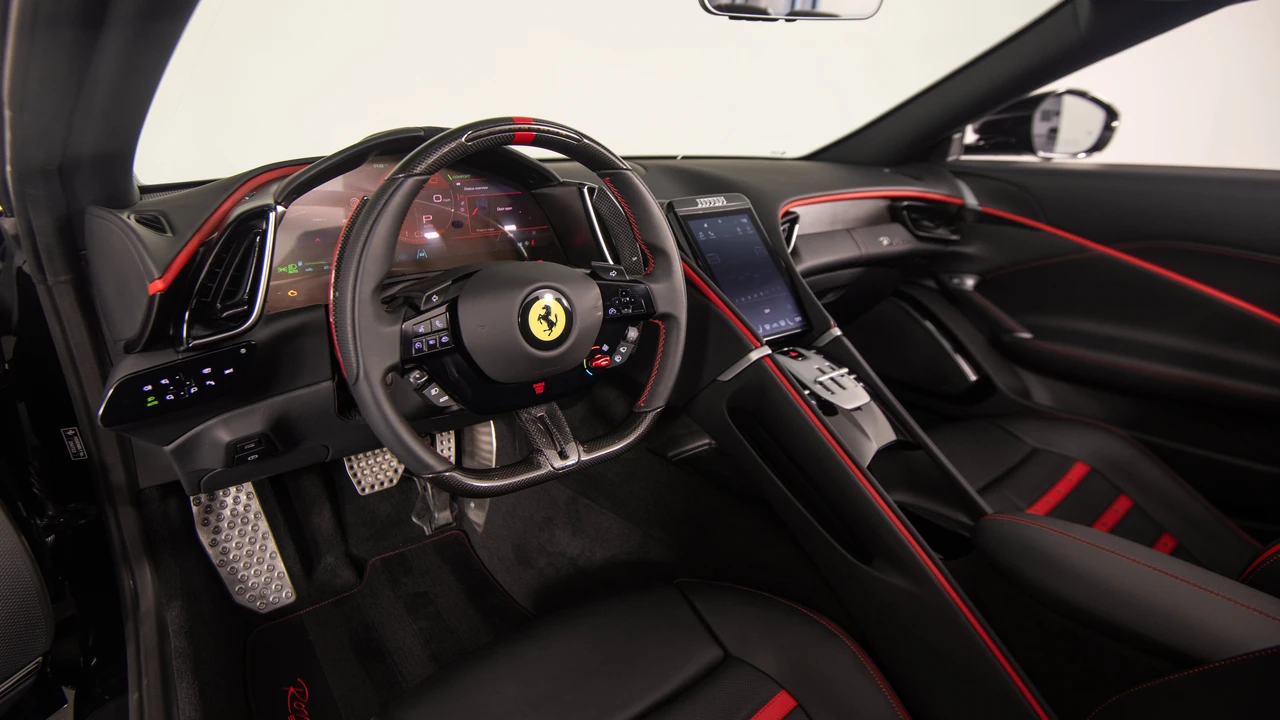 2026 Ferrari Roma Spider - Image 19 of 31