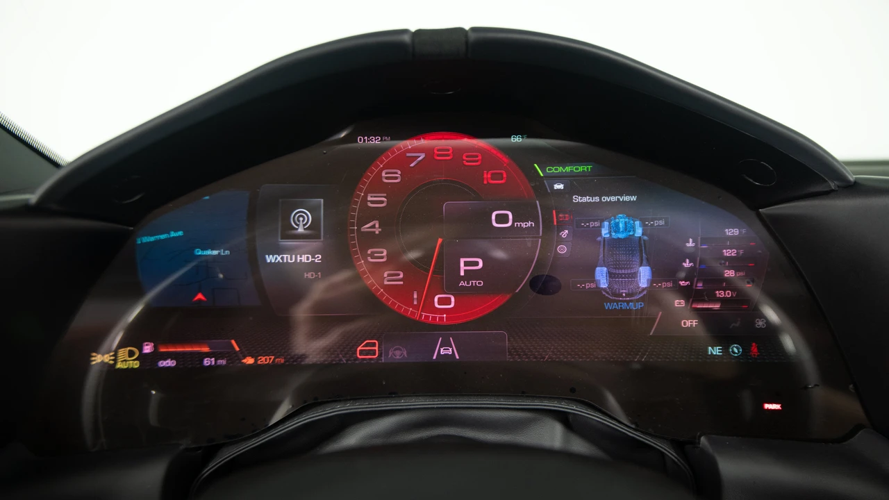 2026 Ferrari Roma Spider - Image 21 of 31