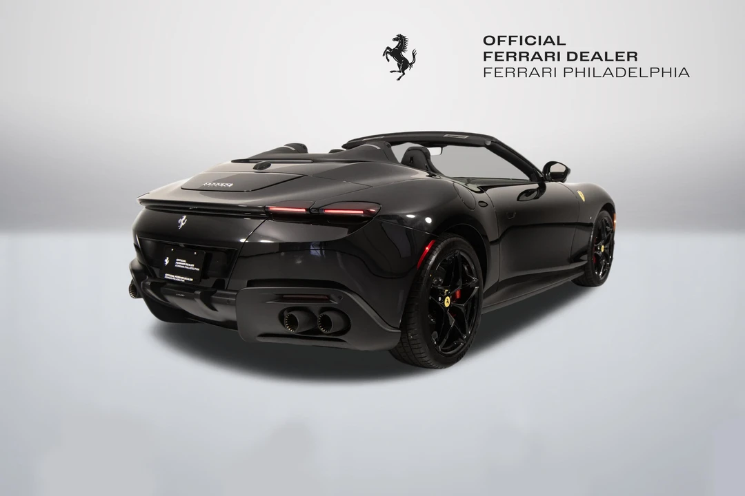 2026 Ferrari Roma Spider - Image 8 of 31