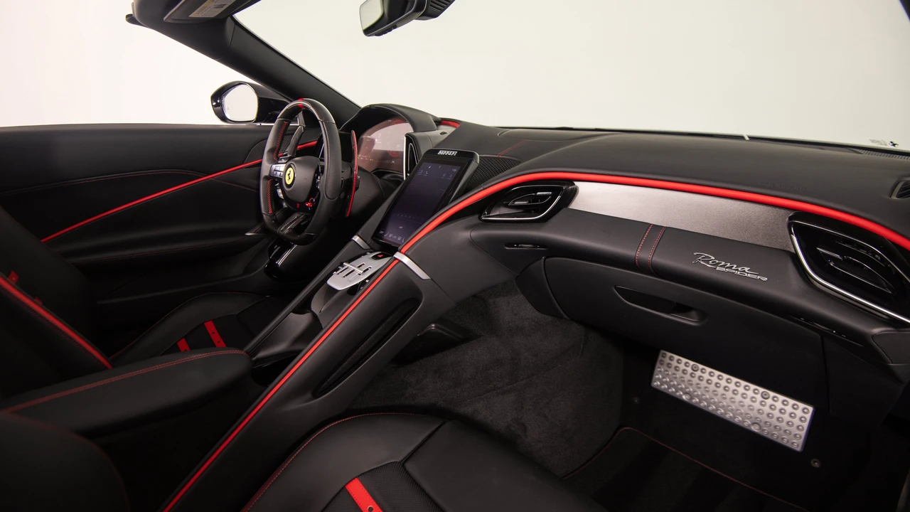 2026 Ferrari Roma Spider - Image 30 of 31