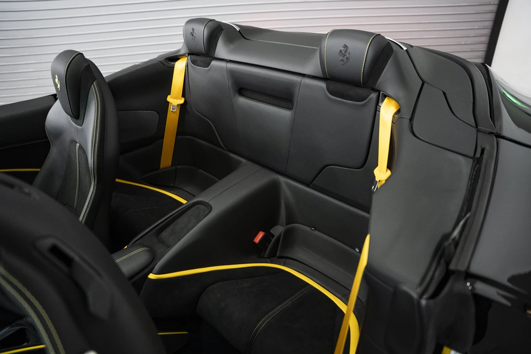2026 Ferrari Roma Spider - Image 28 of 31