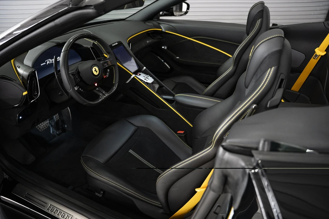 2026 Ferrari Roma Spider - Image 29 of 31