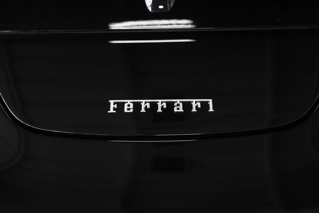 2026 Ferrari Roma Spider - Image 16 of 31