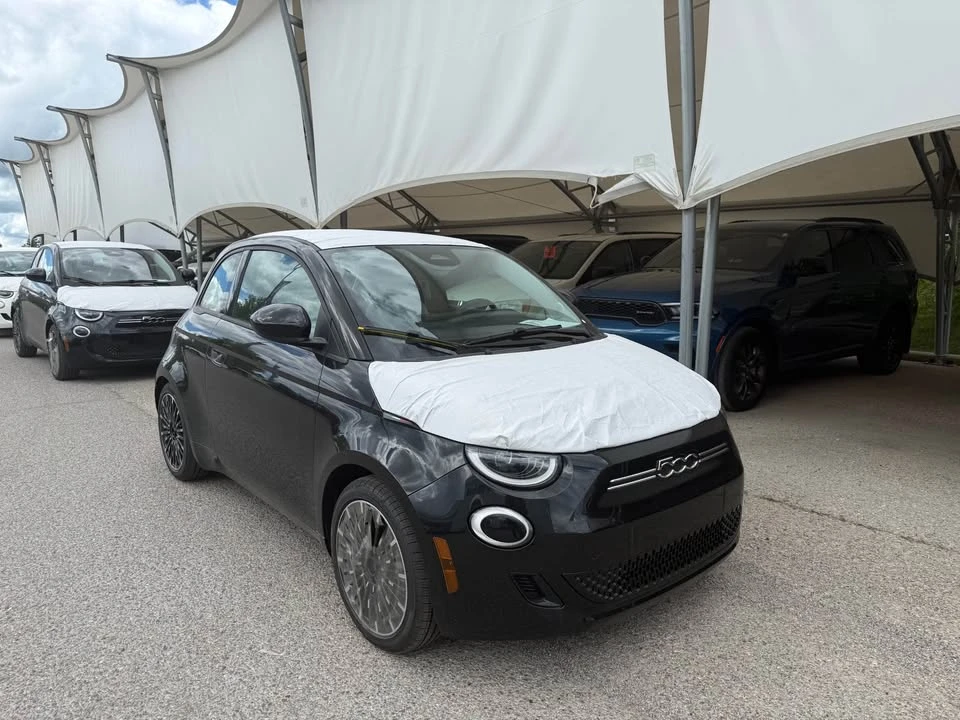 2026 Fiat 500e - Image 11 of 18