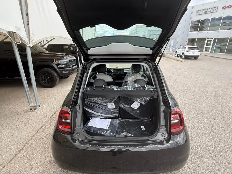 2026 Fiat 500e - Image 7 of 18