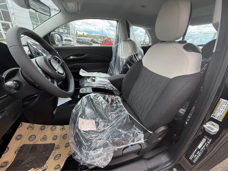2026 Fiat 500e - Image 13 of 18