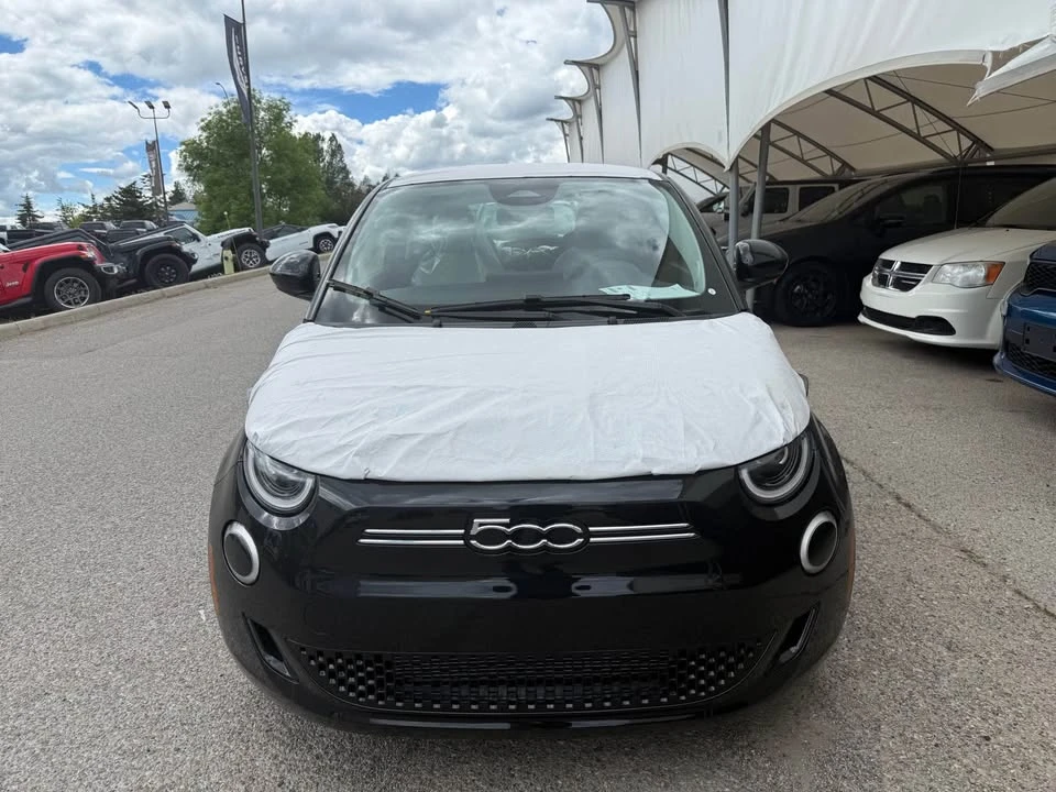 2026 Fiat 500e - Image 12 of 18