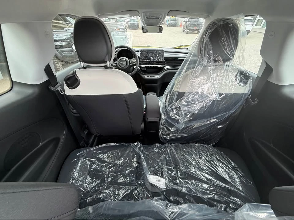 2026 Fiat 500e - Image 8 of 18