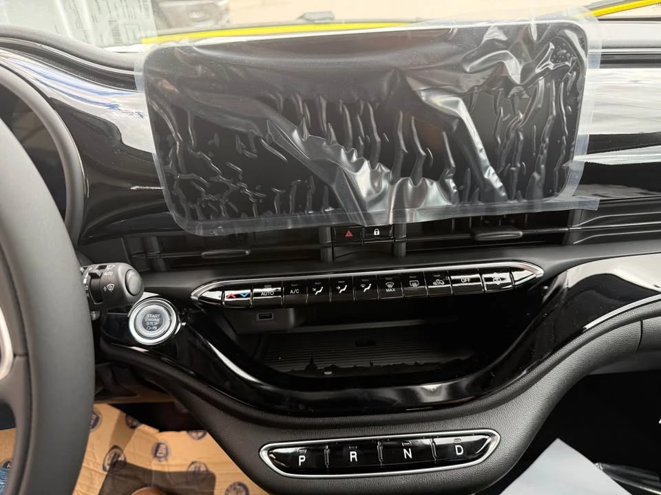 2026 Fiat 500e - Image 15 of 18