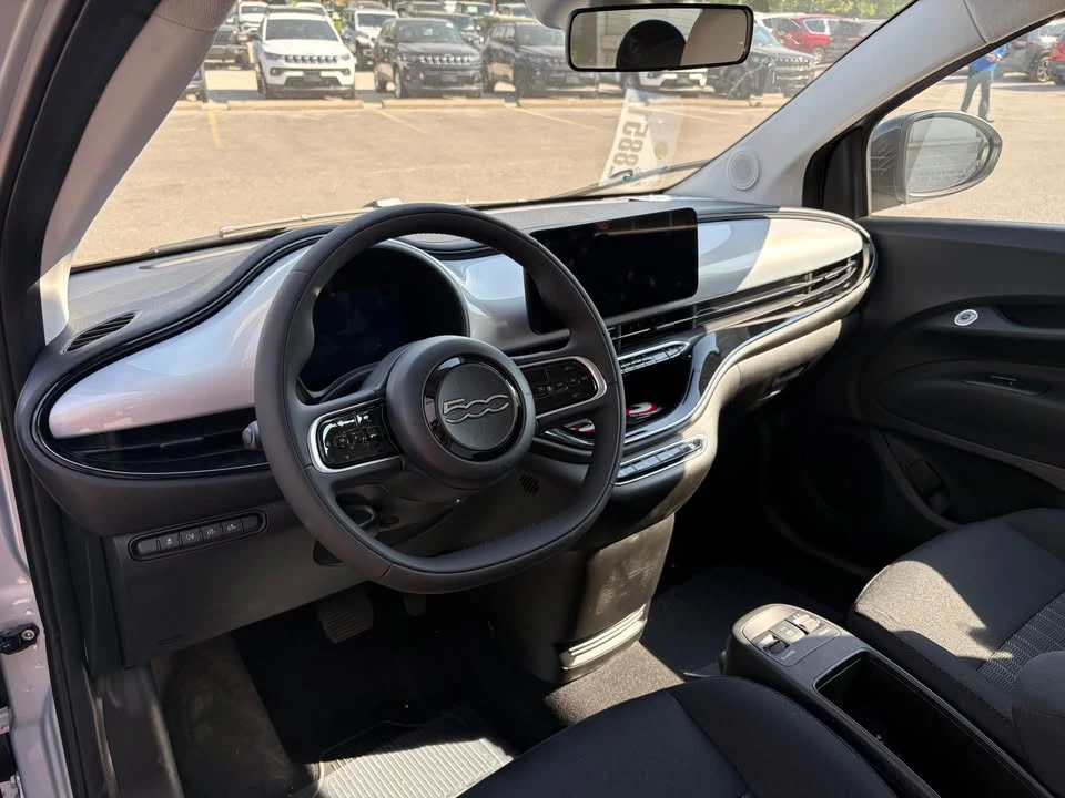 2026 Fiat 500e - Image 7 of 14