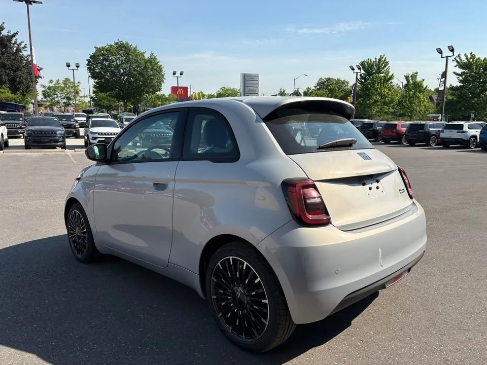 2026 Fiat 500e - Image 4 of 14