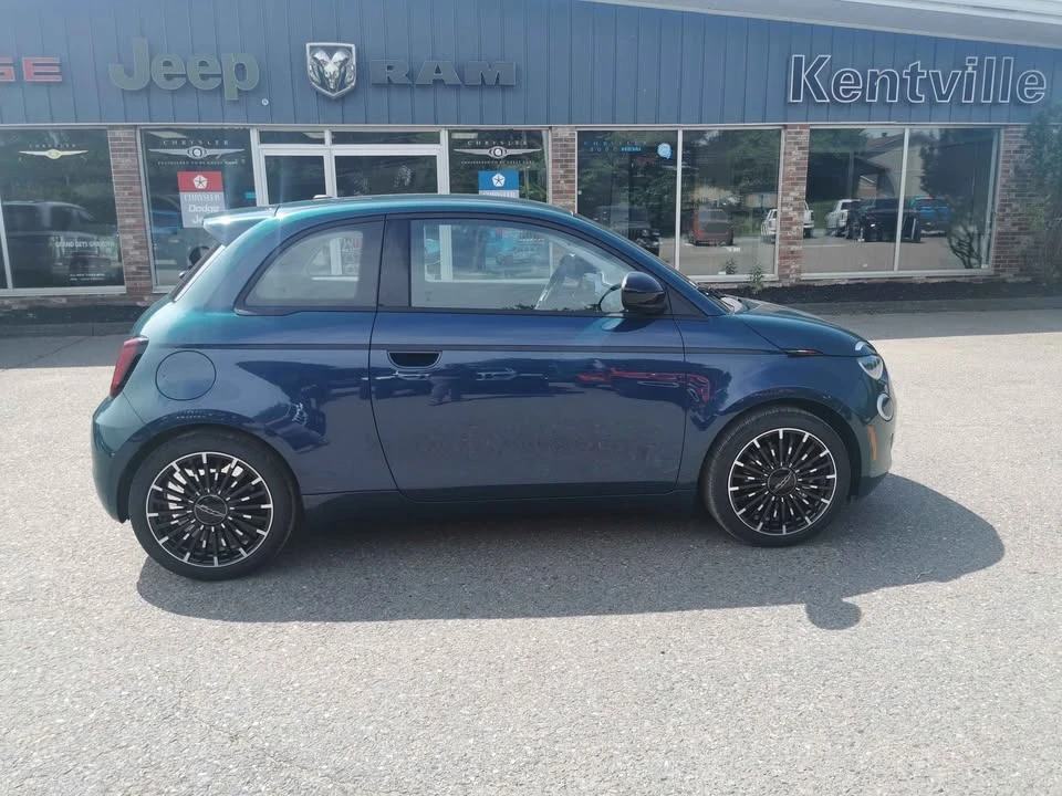2026 Fiat 500e - Image 7 of 20