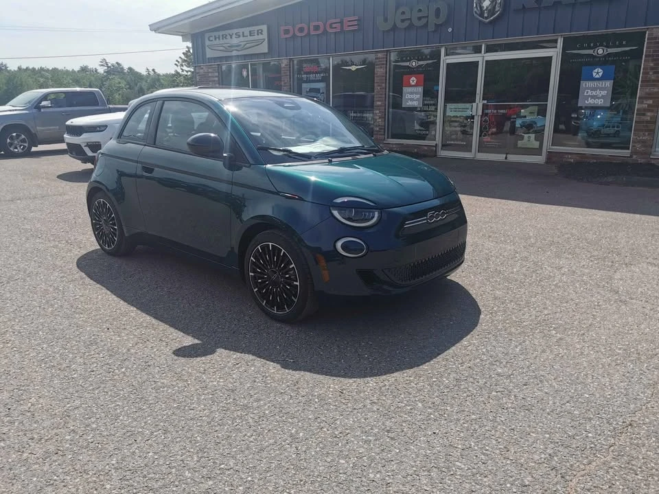 2026 Fiat 500e - Image 9 of 20