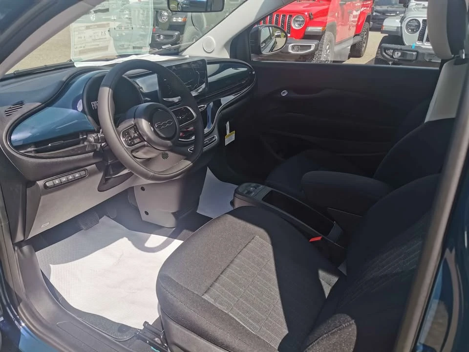 2026 Fiat 500e - Image 14 of 20