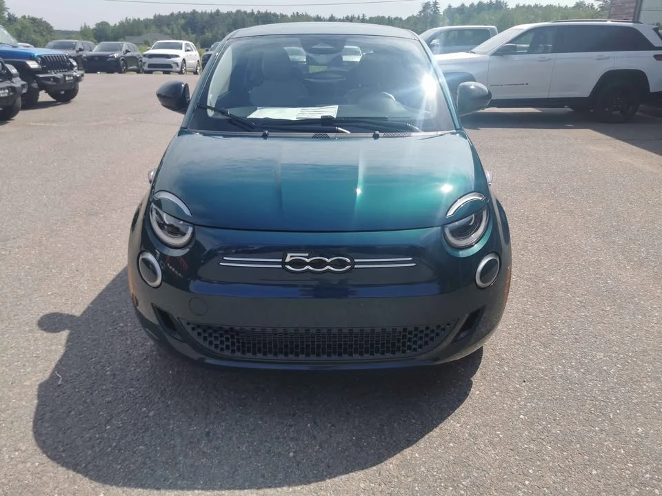 2026 Fiat 500e - Image 3 of 20