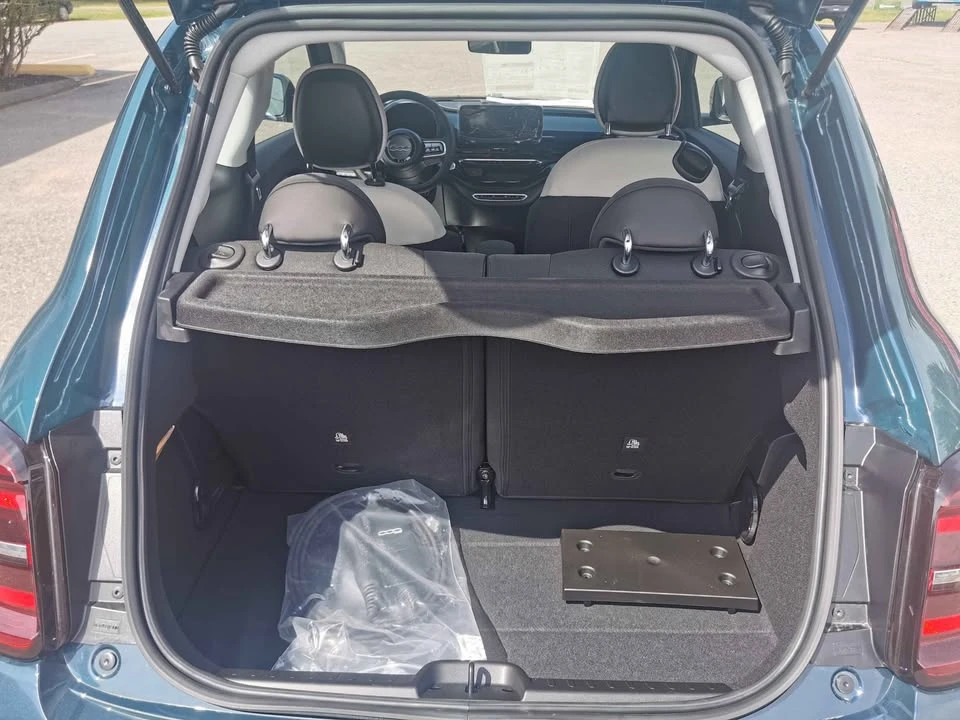 2026 Fiat 500e - Image 13 of 20