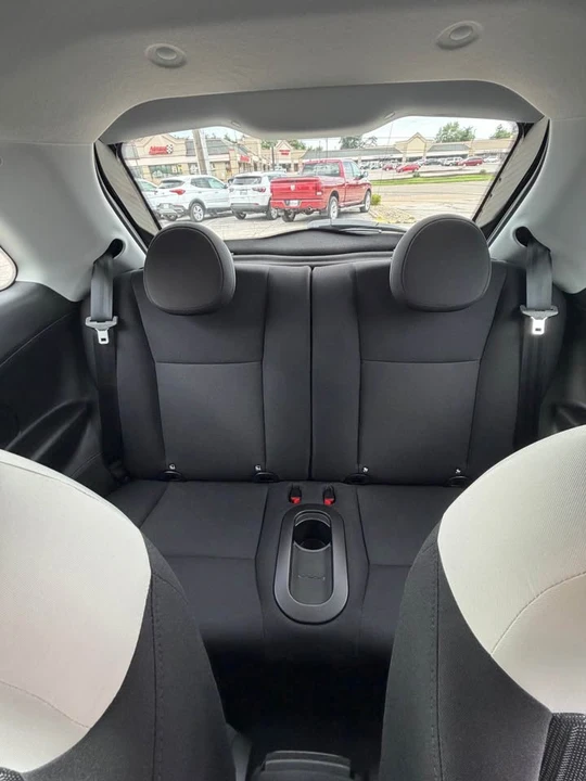 2026 Fiat 500e - Image 7 of 8