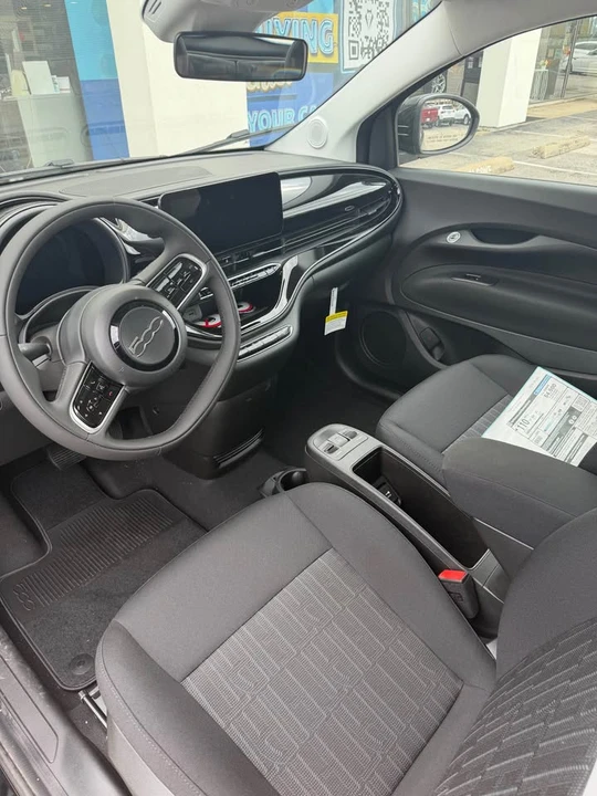 2026 Fiat 500e - Image 6 of 8