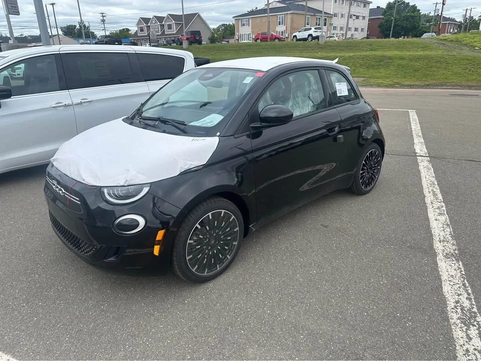 2026 Fiat 500e - Image 3 of 8