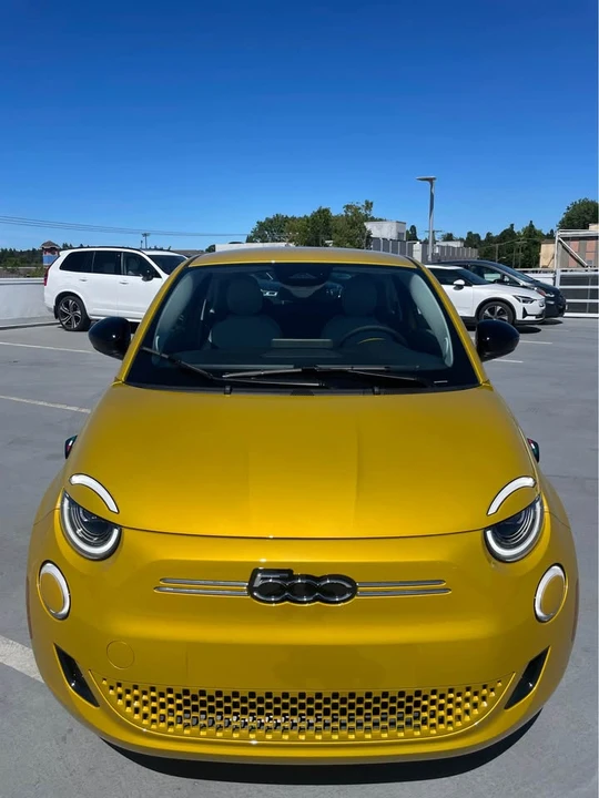 2026 Fiat 500e - Image 2 of 9