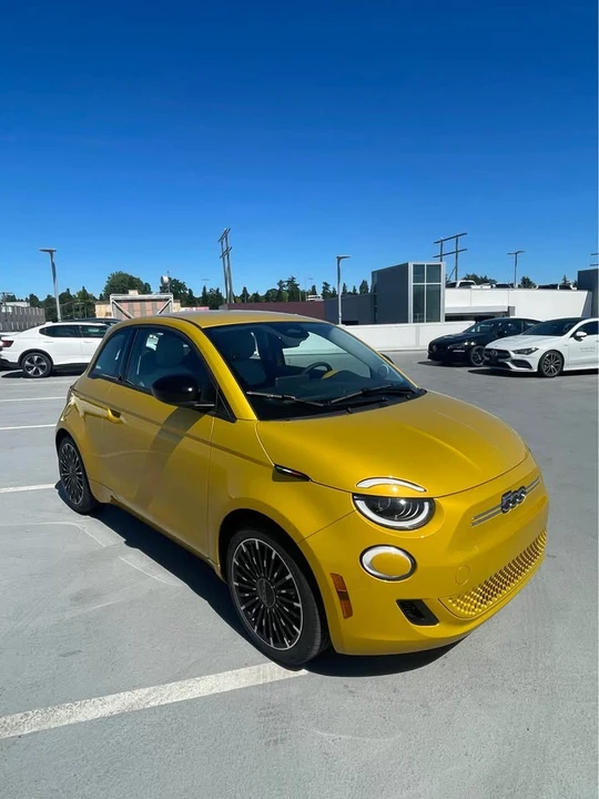 2026 Fiat 500e - Image 3 of 9