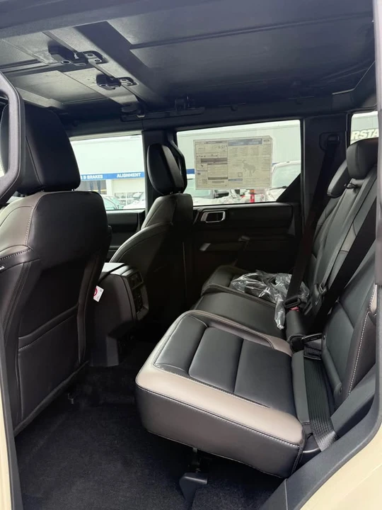 2026 Ford Bronco 6th Gen - Image 10 of 11