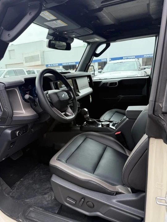 2026 Ford Bronco 6th Gen - Image 9 of 11