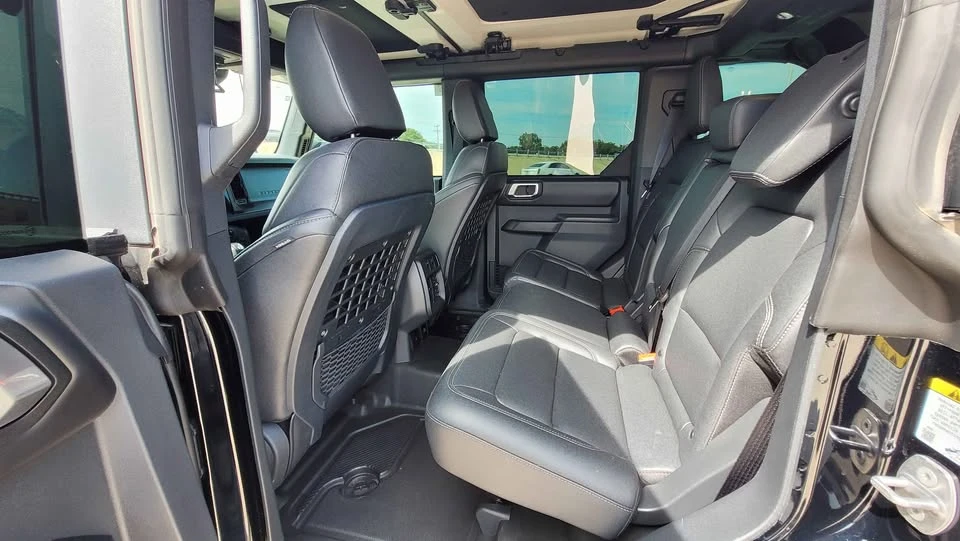 2026 Ford Bronco 6th Gen - Image 12 of 13