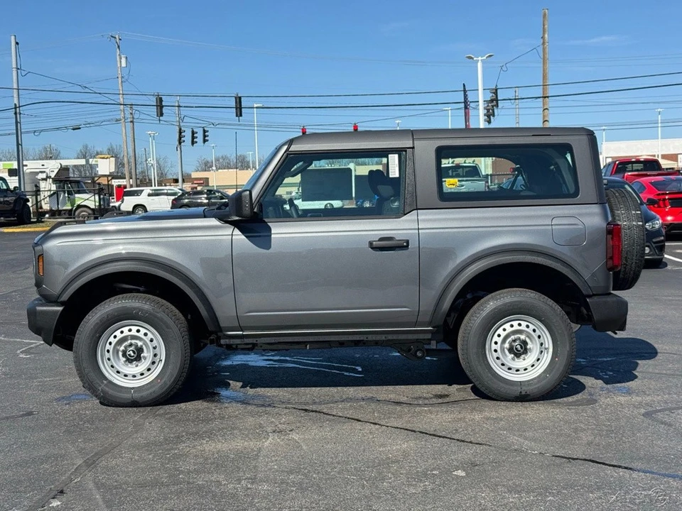 2026 Ford Bronco 6th Gen - Image 2 of 24